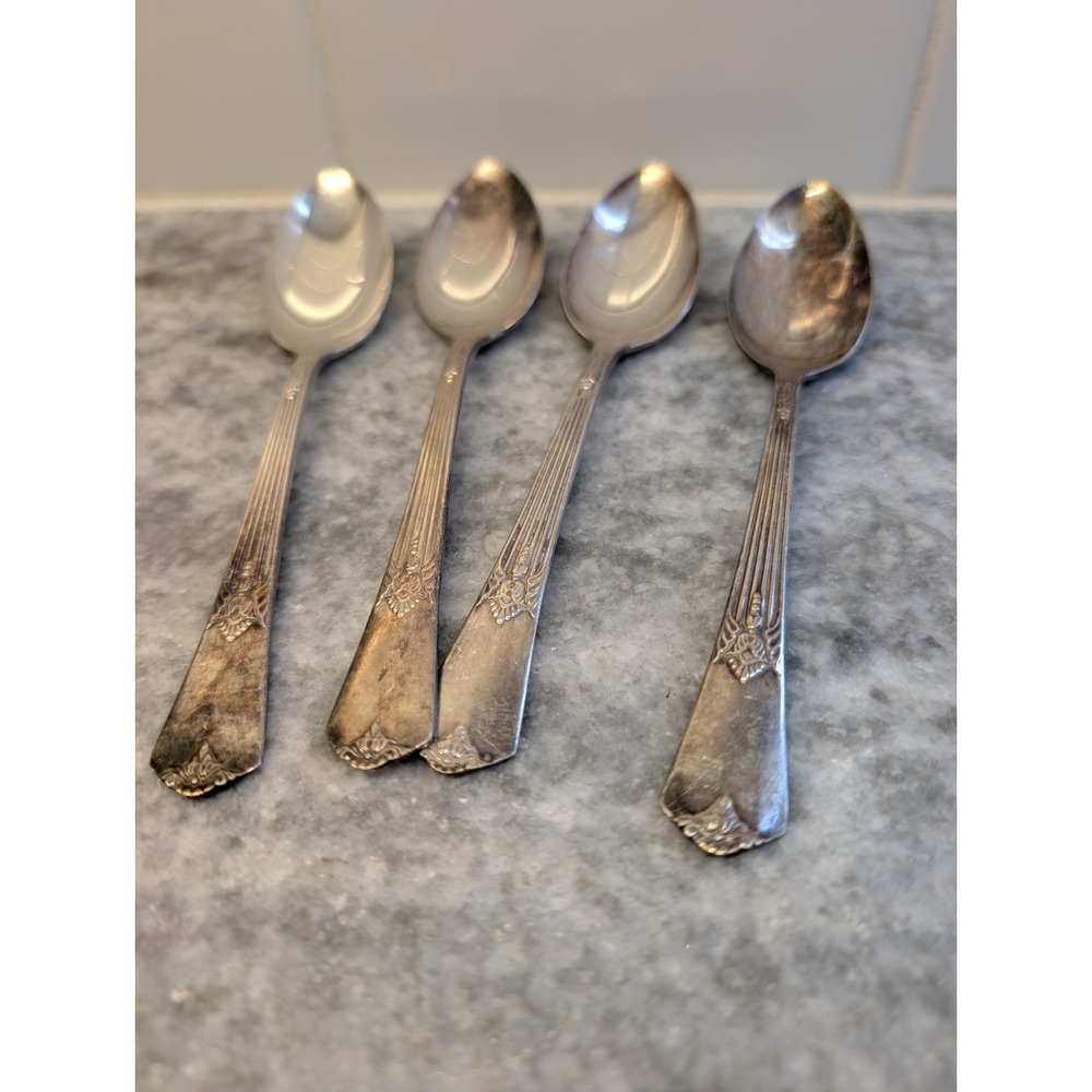 Lot of 4 International Silver Wm. Rogers TREASURE Silverplated Teaspoons 1940